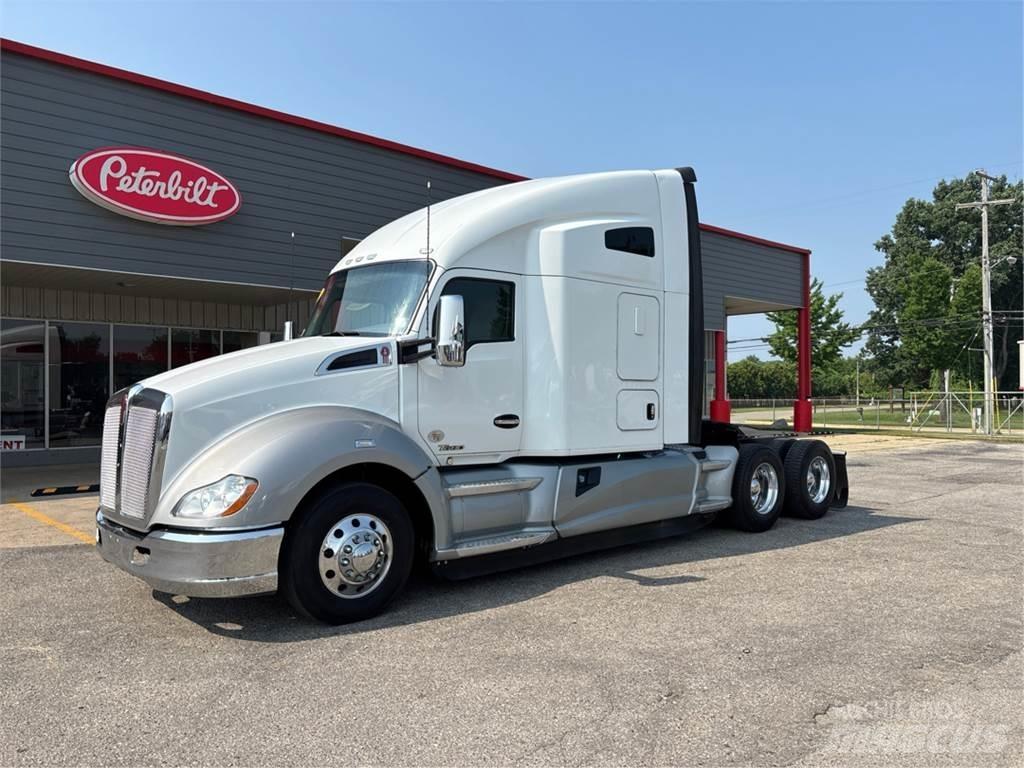Kenworth T680 وحدات الجر