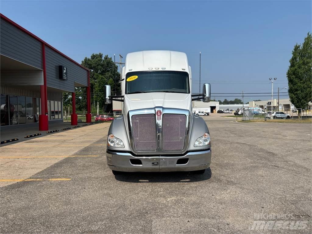 Kenworth T680 وحدات الجر