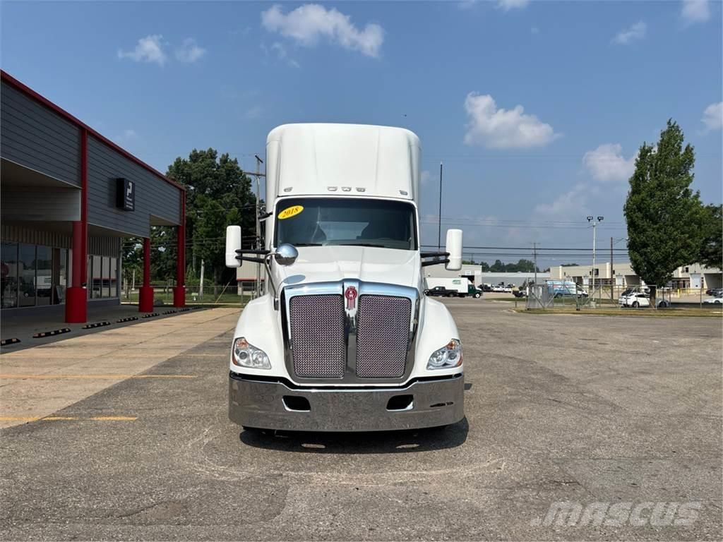 Kenworth T680 وحدات الجر