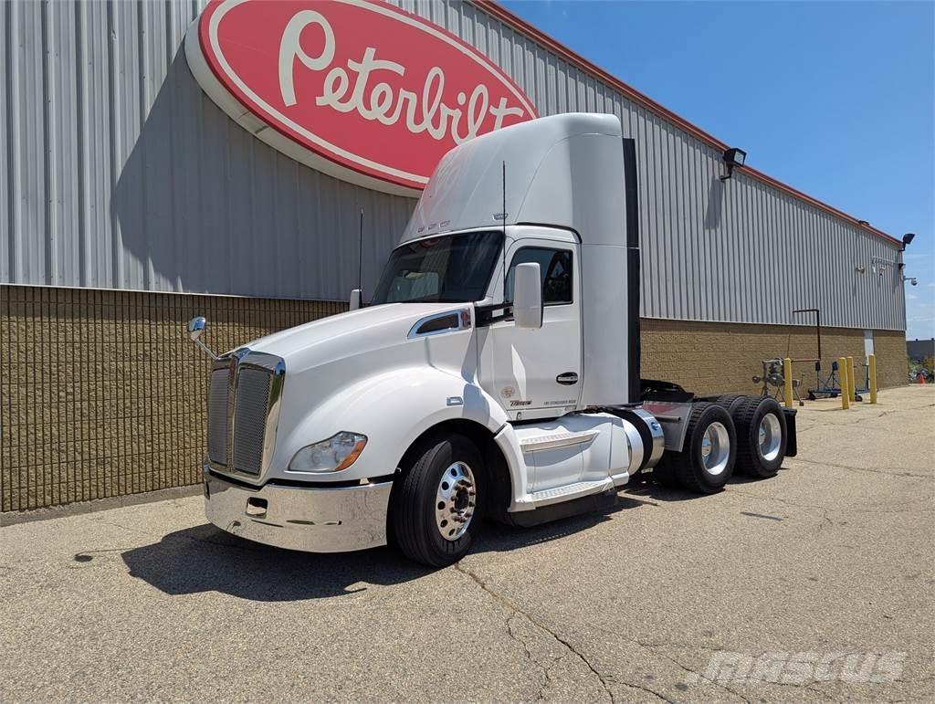 Kenworth T680 وحدات الجر