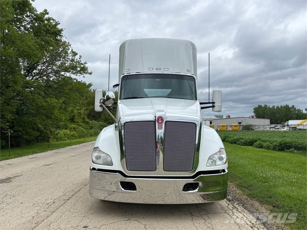 Kenworth T680 وحدات الجر