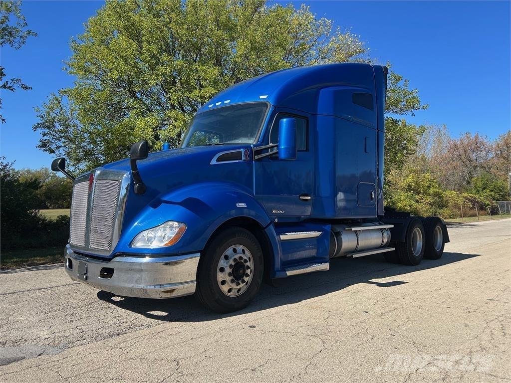 Kenworth T680 شاحنات أخرى