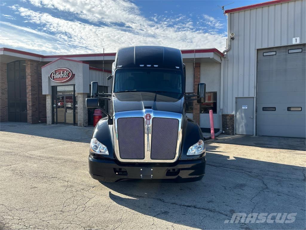 Kenworth T680 وحدات الجر