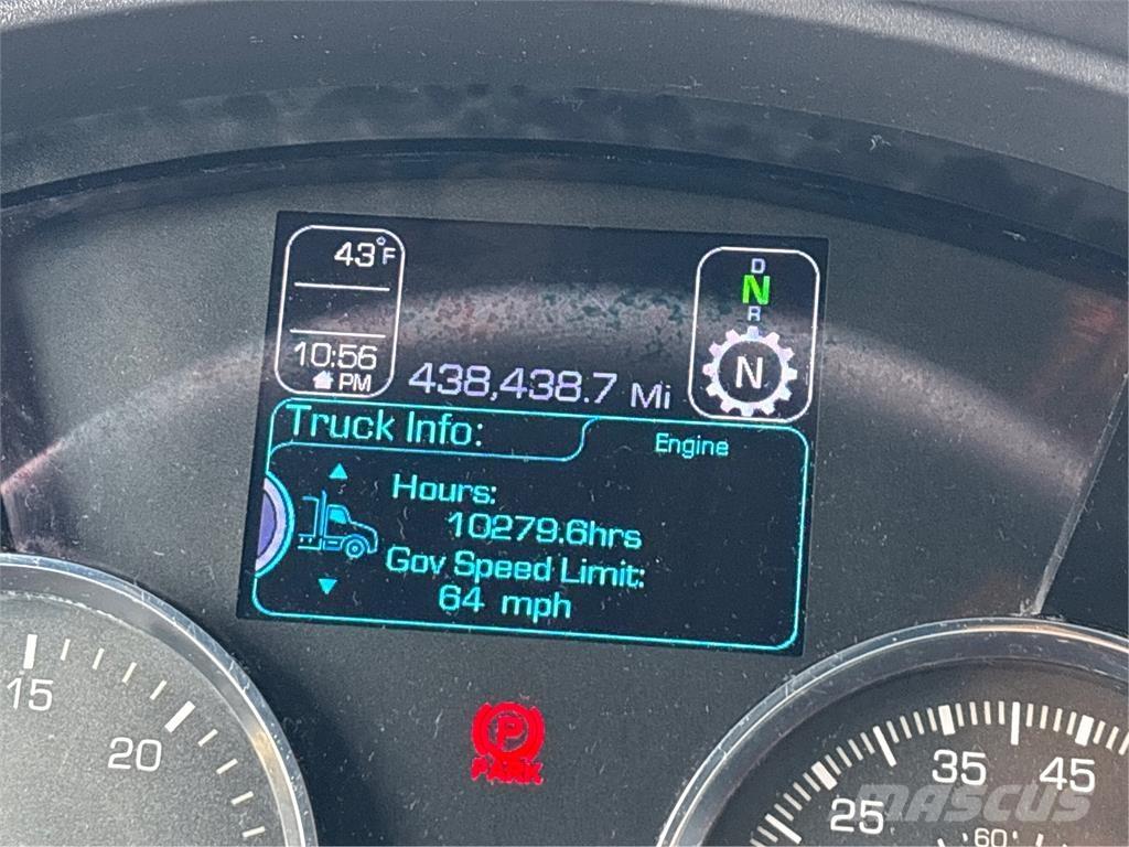 Kenworth T680 وحدات الجر