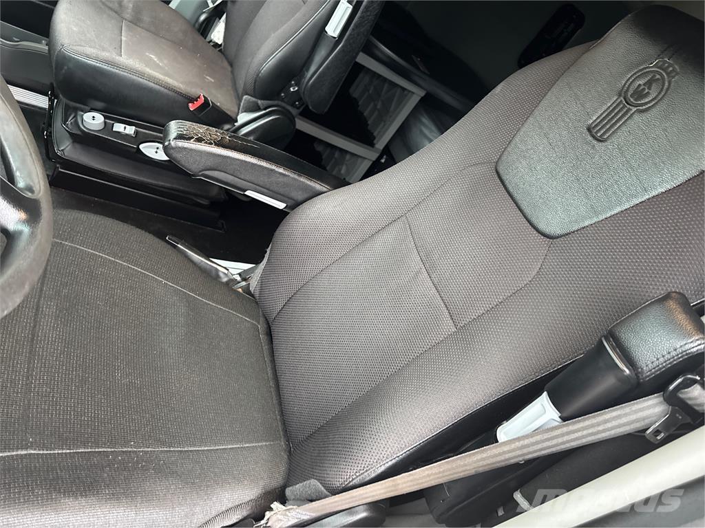 Kenworth T680 وحدات الجر