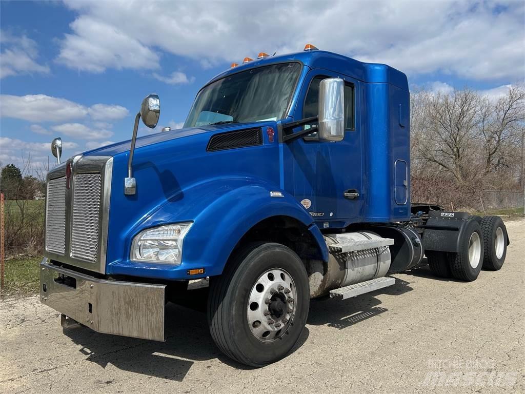 Kenworth T880 وحدات الجر