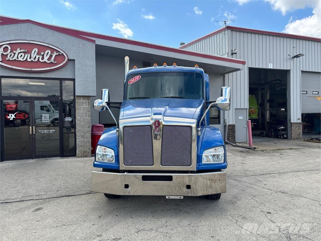 Kenworth T880 وحدات الجر