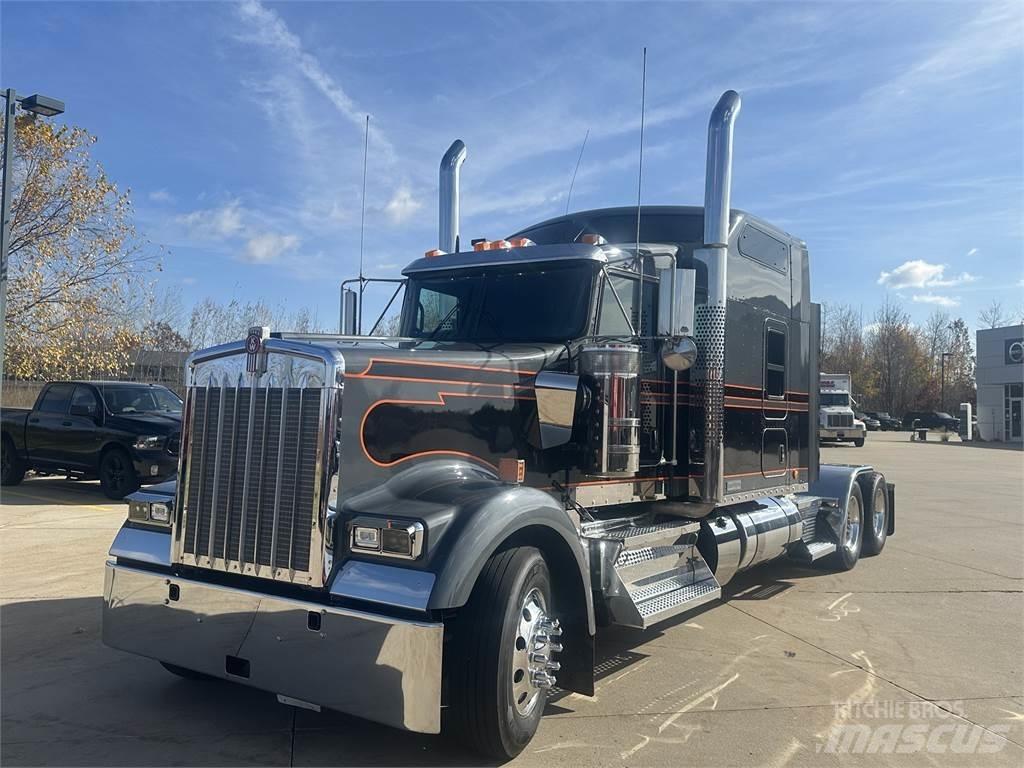 Kenworth W900 وحدات الجر