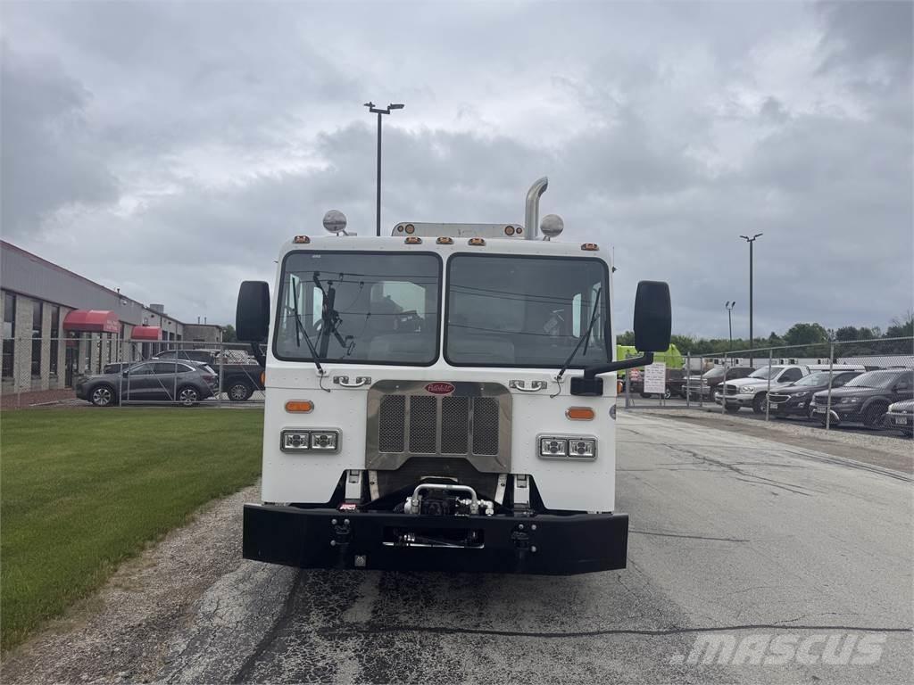 Peterbilt 320 شاحنات المخلفات