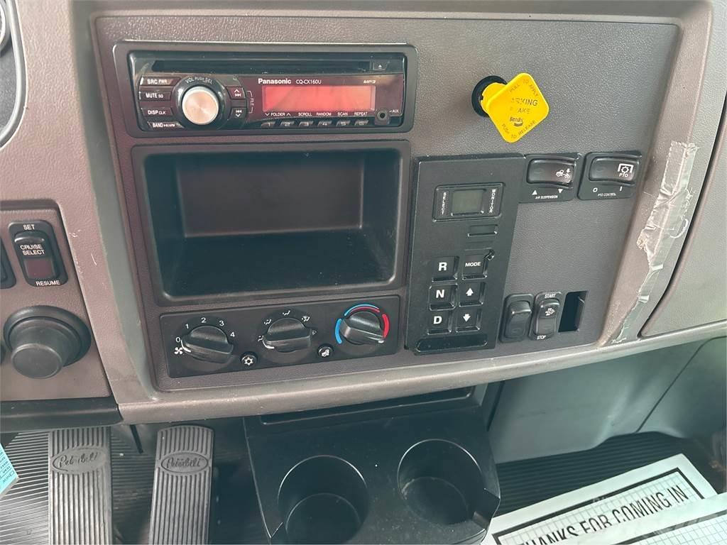 Peterbilt 337 شاحنات ذات هيكل صندوقي