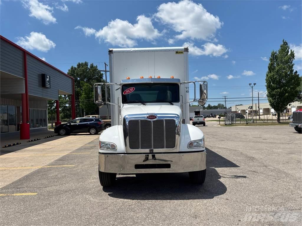 Peterbilt 337 شاحنات ذات هيكل صندوقي