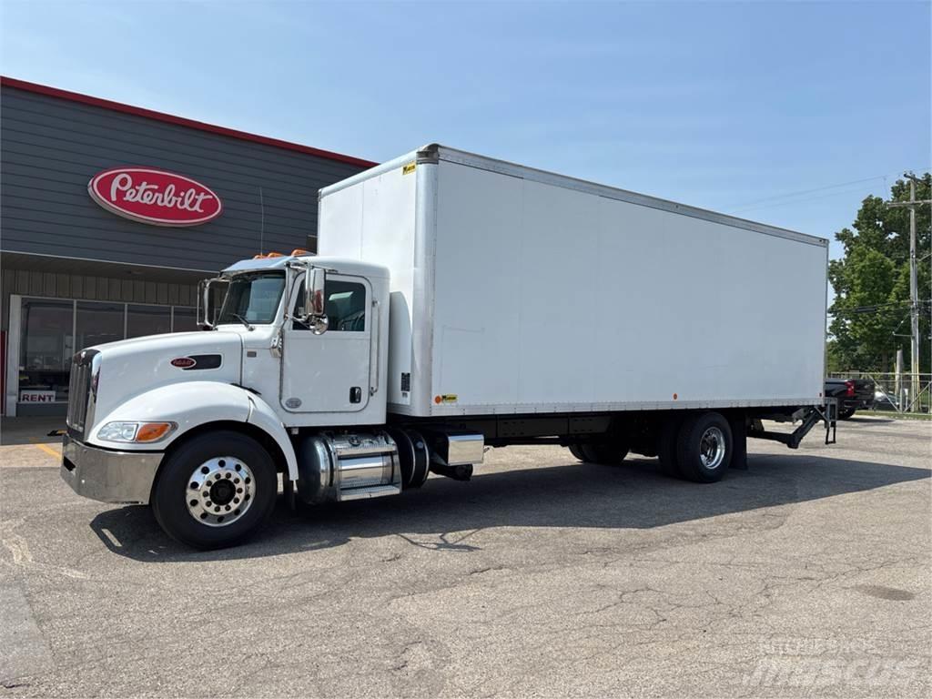 Peterbilt 337 شاحنات ذات هيكل صندوقي