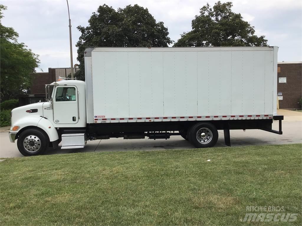 Peterbilt 337 شاحنات بمقصورة وهيكل