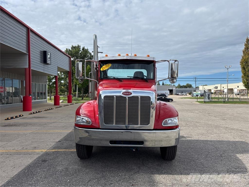 Peterbilt 337 وحدات الجر