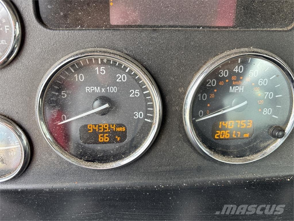 Peterbilt 337 وحدات الجر