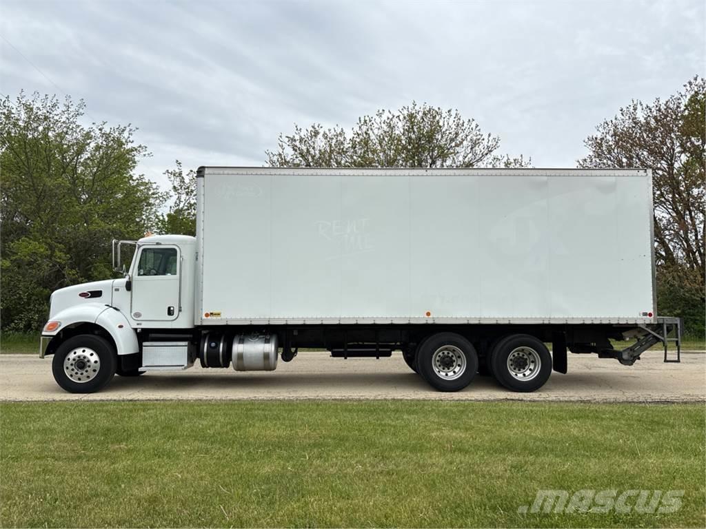 Peterbilt 348 شاحنات ذات هيكل صندوقي