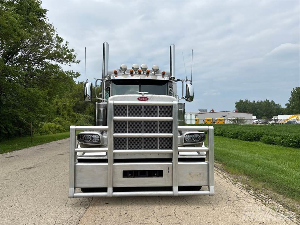 Peterbilt 389 شاحنات أخرى