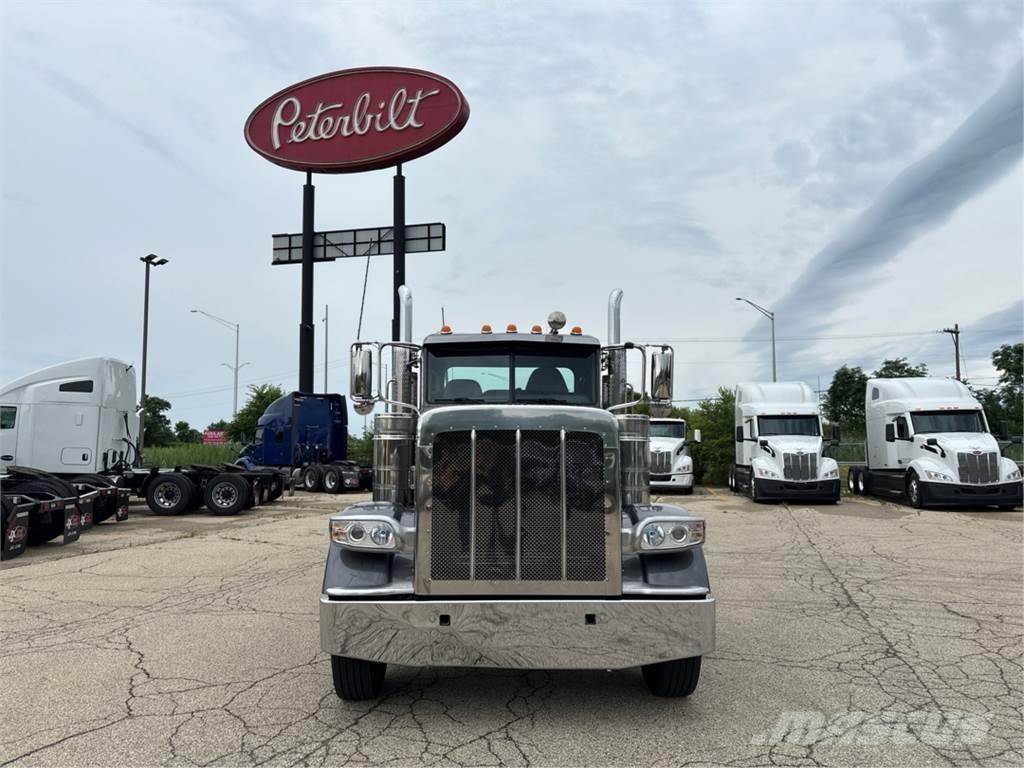 Peterbilt 389 شاحنات أخرى