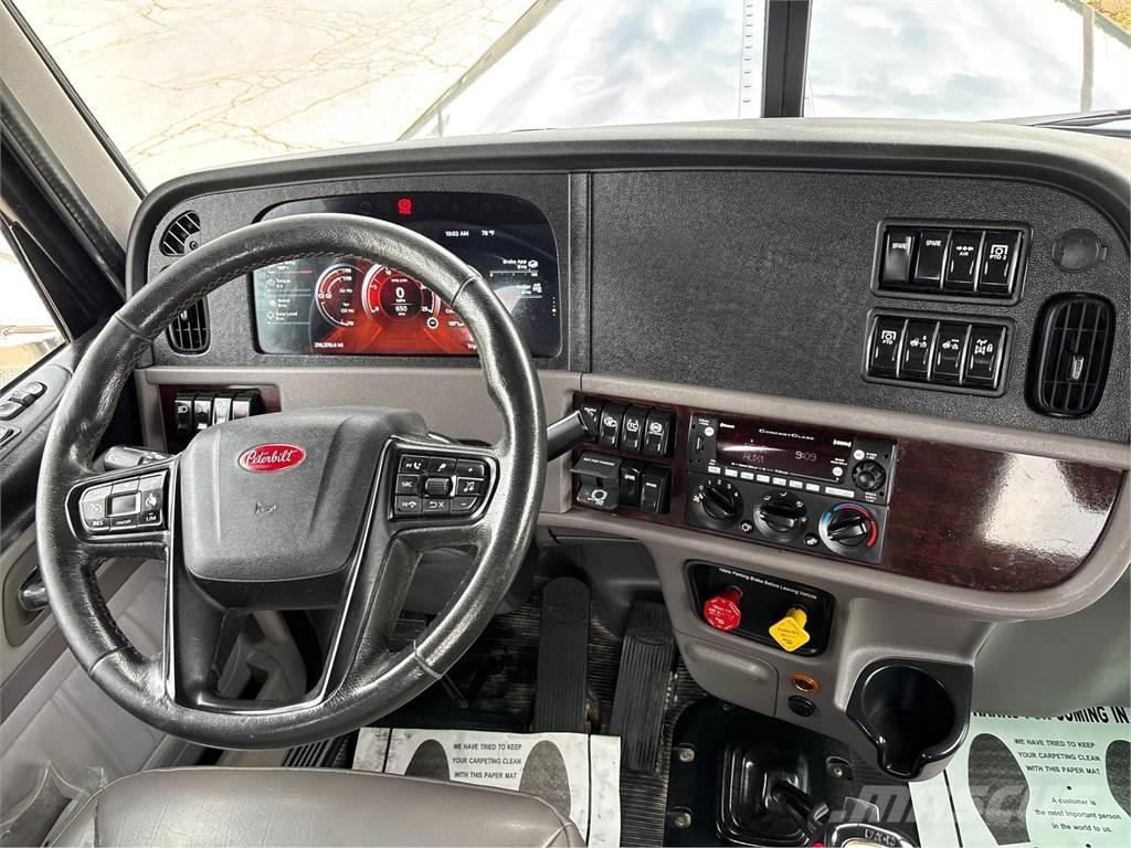 Peterbilt 389 شاحنات أخرى