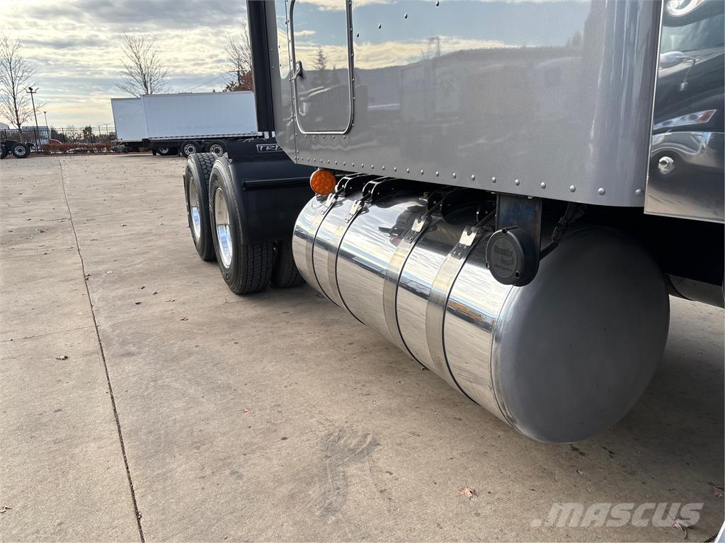 Peterbilt 389 وحدات الجر