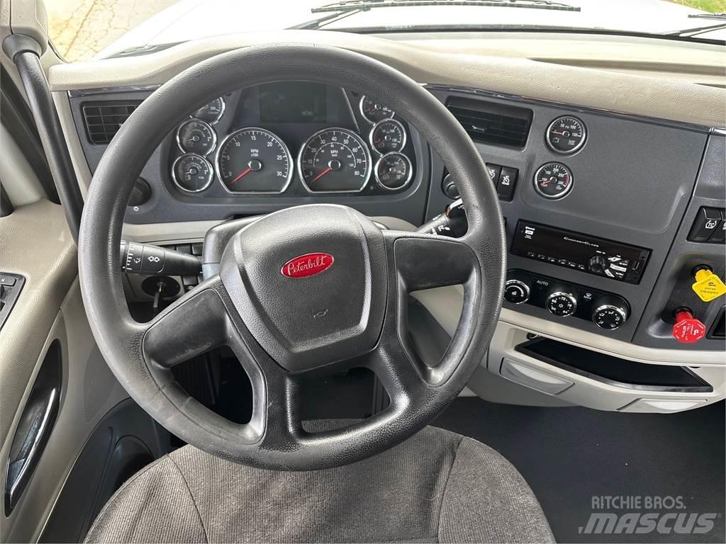 Peterbilt 567 وحدات الجر