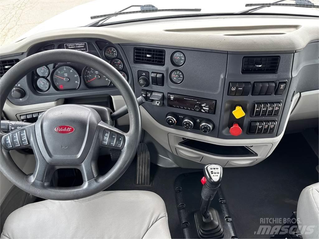 Peterbilt 567 وحدات الجر