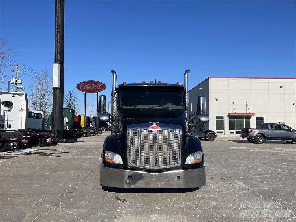 Peterbilt 579 وحدات الجر