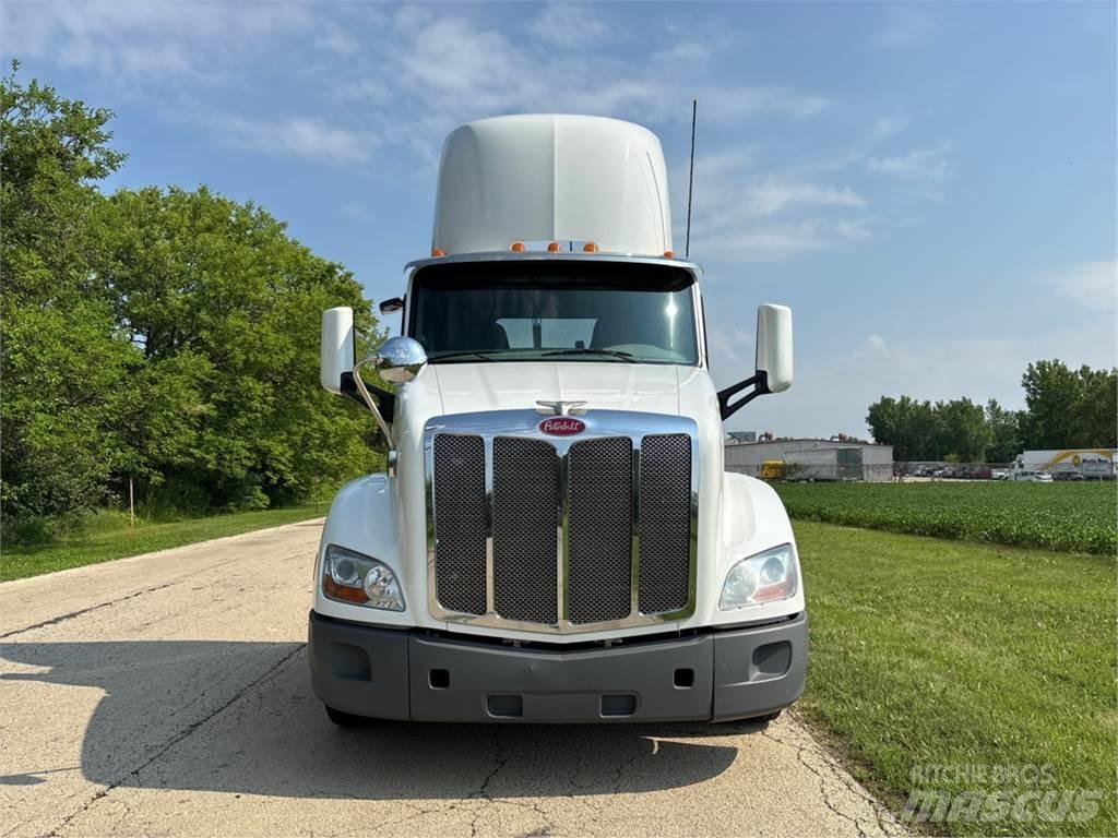 Peterbilt 579 وحدات الجر