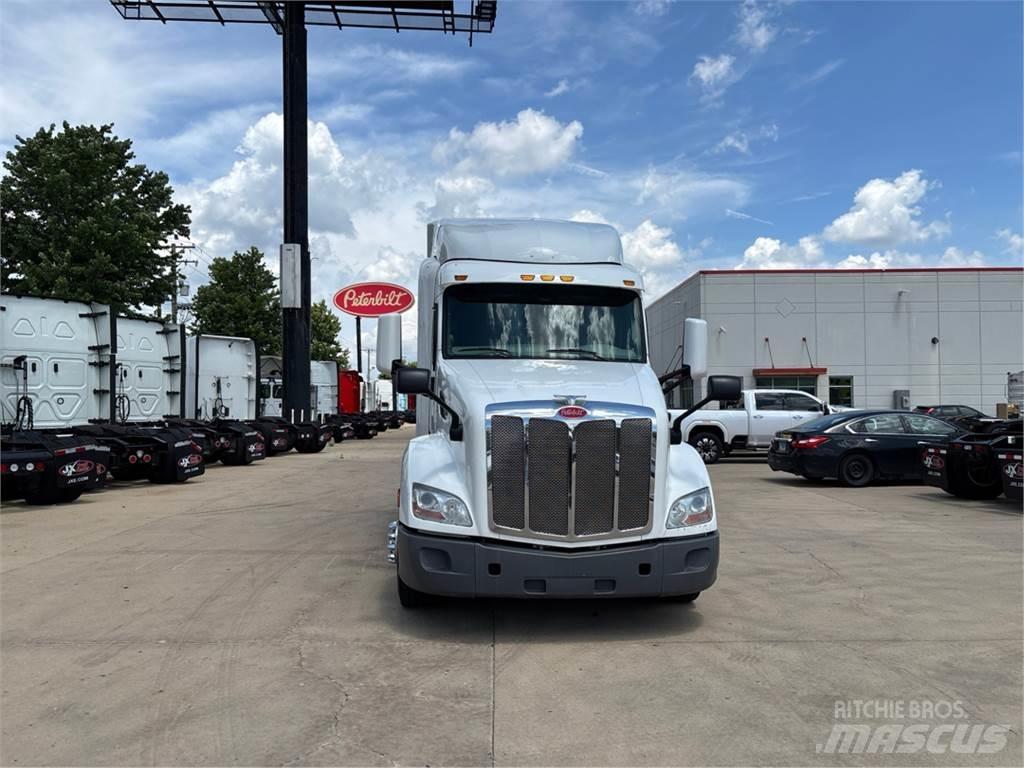 Peterbilt 579 شاحنات أخرى