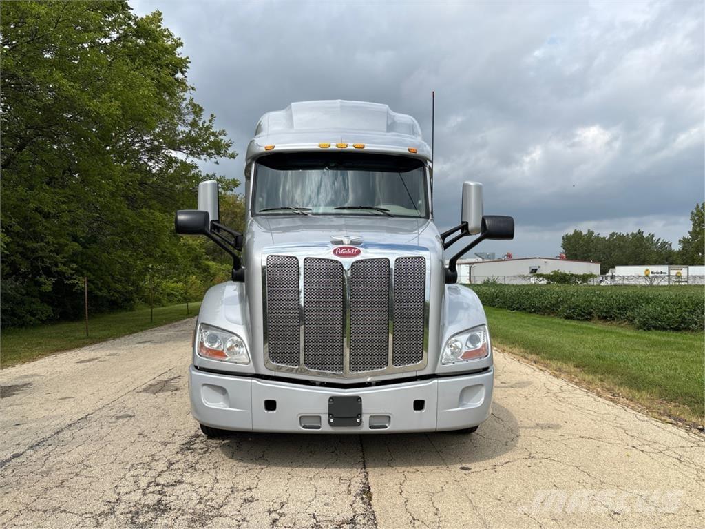 Peterbilt 579 شاحنات أخرى