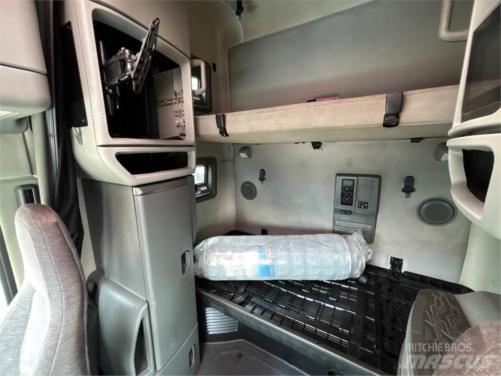 Volvo VN760 وحدات الجر