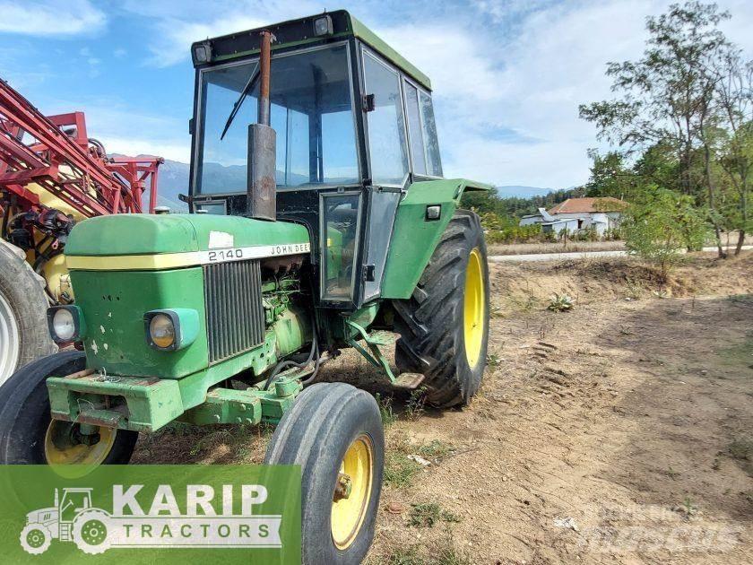 John Deere 2130 الجرارات