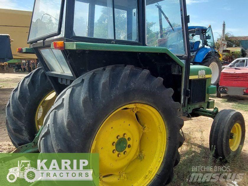 John Deere 2130 الجرارات