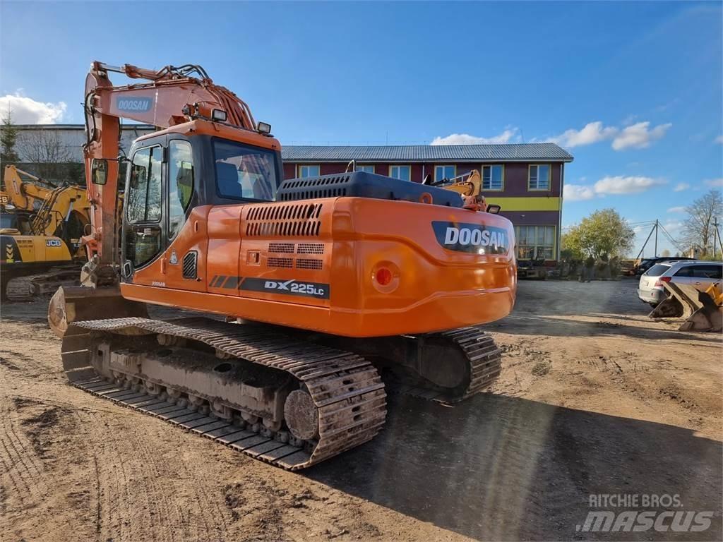 Doosan DX 225LC-3 حفارات زحافة