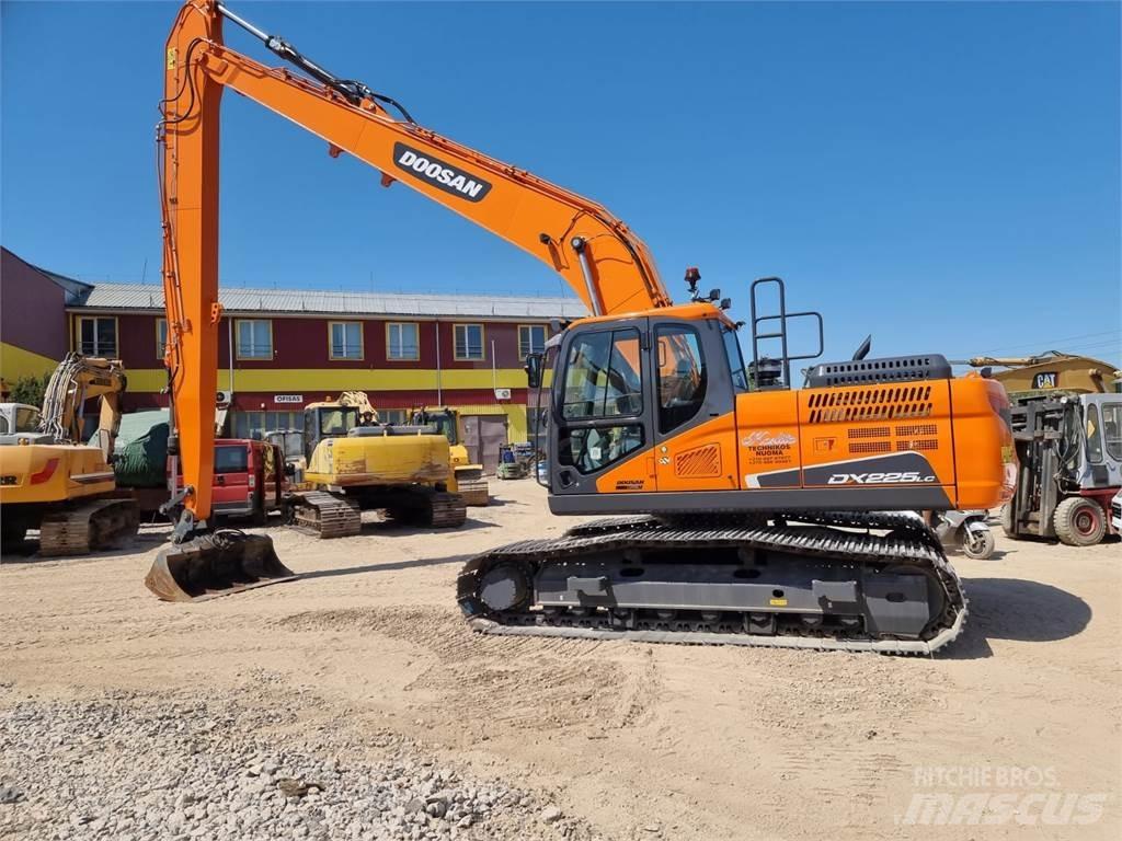 Doosan DX 225LC-5 حفارات زحافة