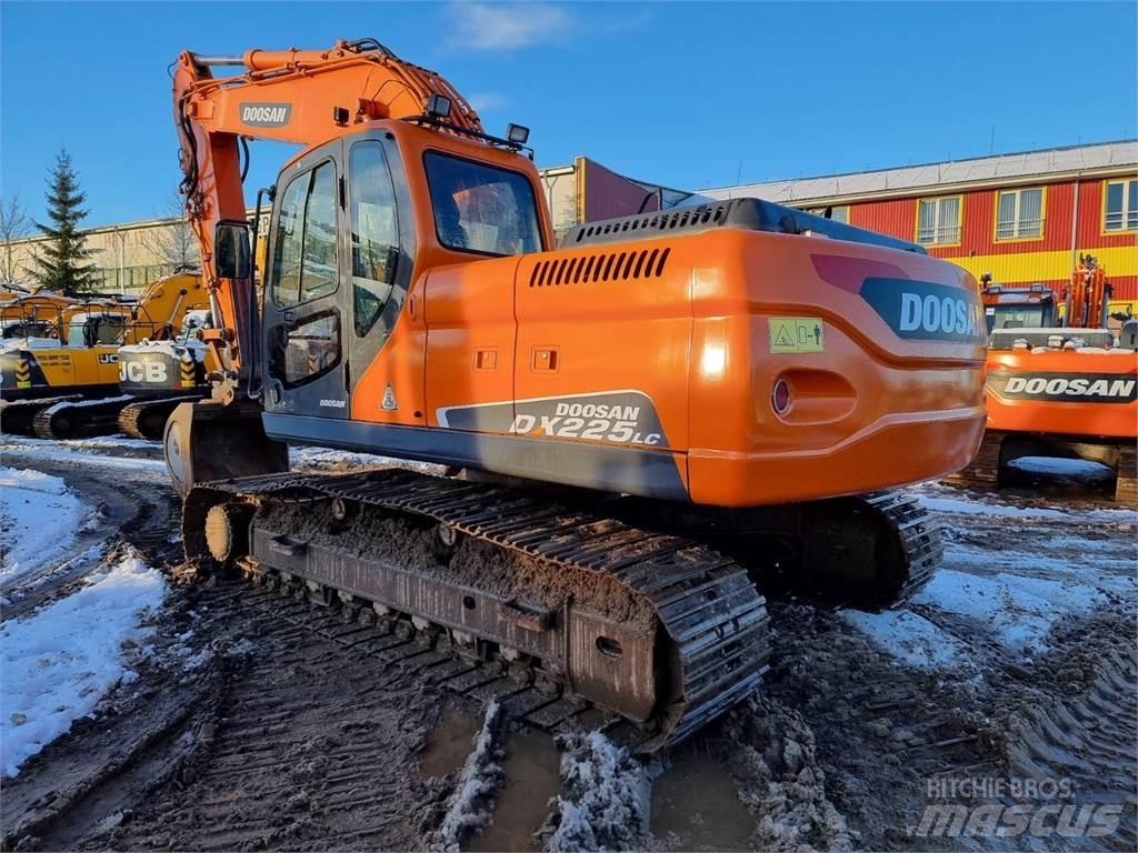 Doosan DX225LC حفارات زحافة