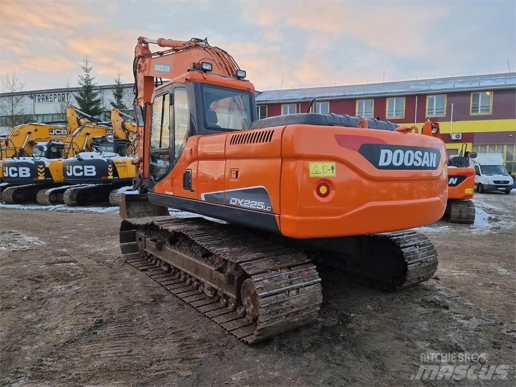 Doosan DX225LC حفارات زحافة