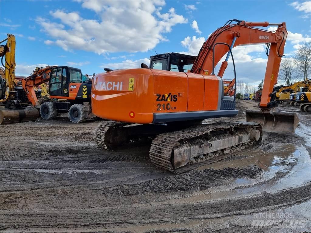 Hitachi ZX210LC-3 حفارات زحافة
