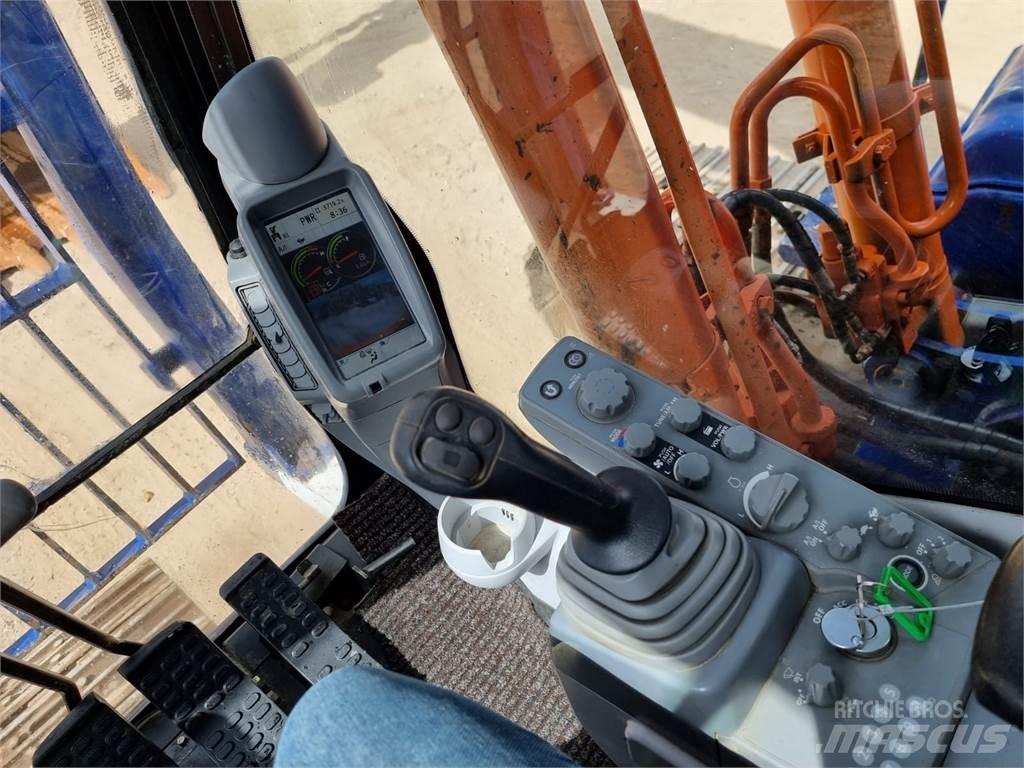 Hitachi ZX210LC-5B حفارات زحافة
