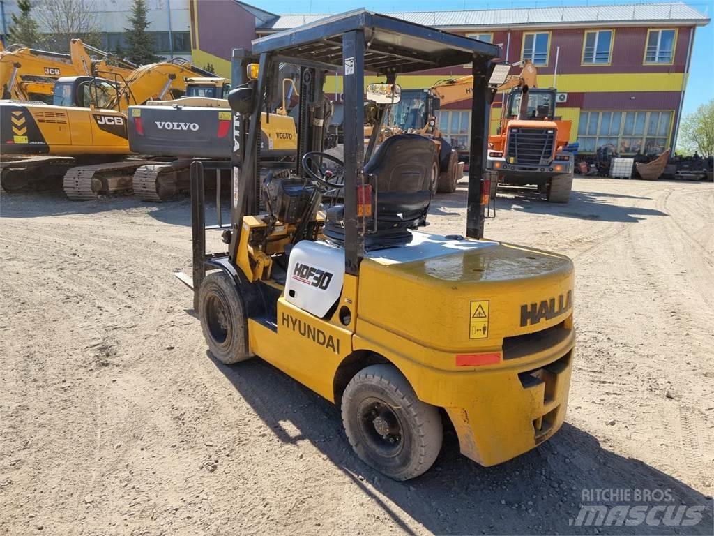 Hyundai Halla HDF30 شاحنات الديزل