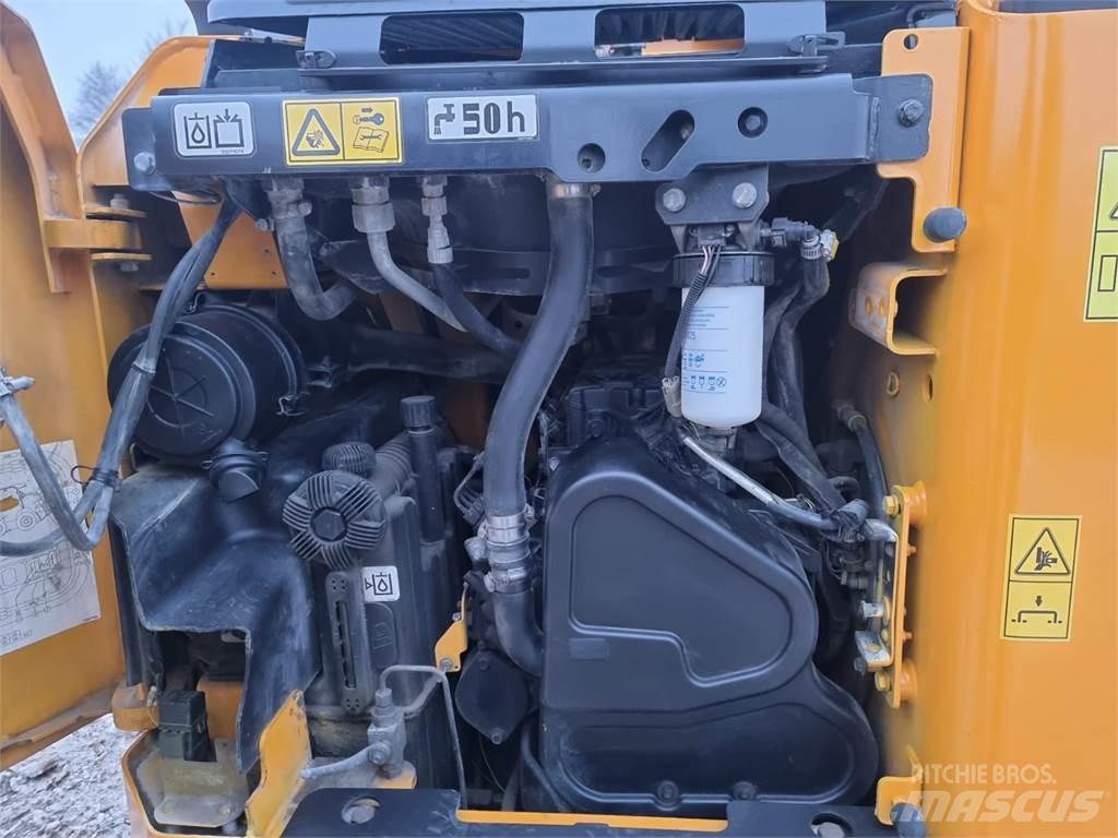 JCB 135HD لوادر انزلاقية التوجيه