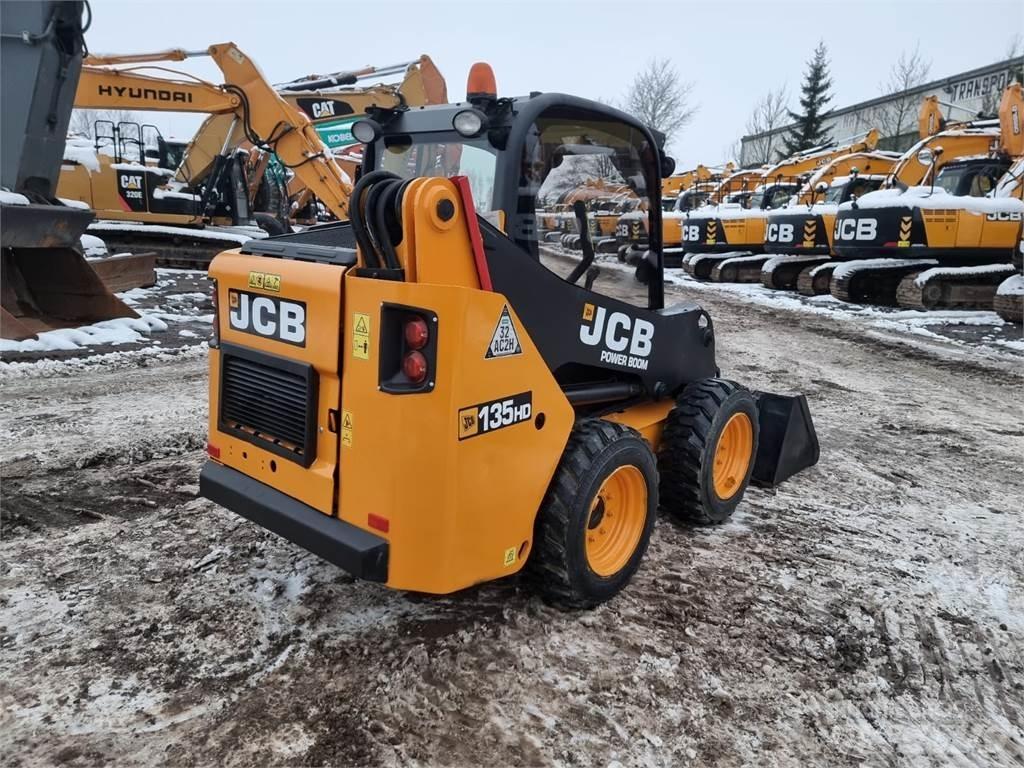 JCB 135HD لوادر انزلاقية التوجيه