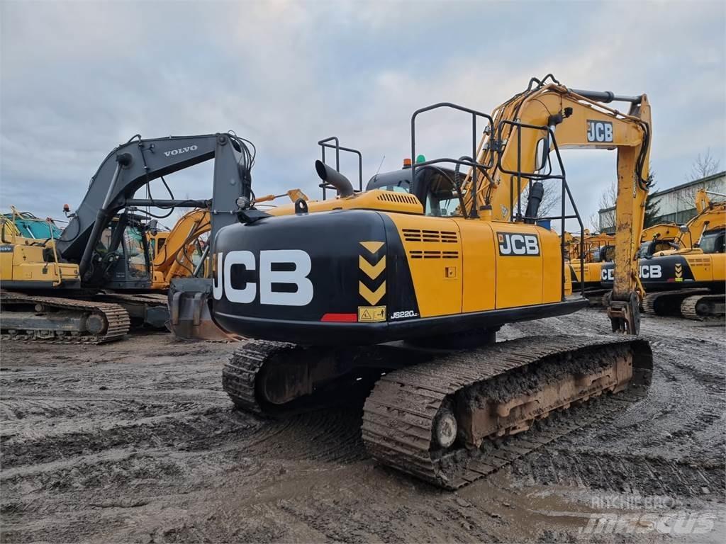 JCB JS220LC (PLUS) حفارات زحافة