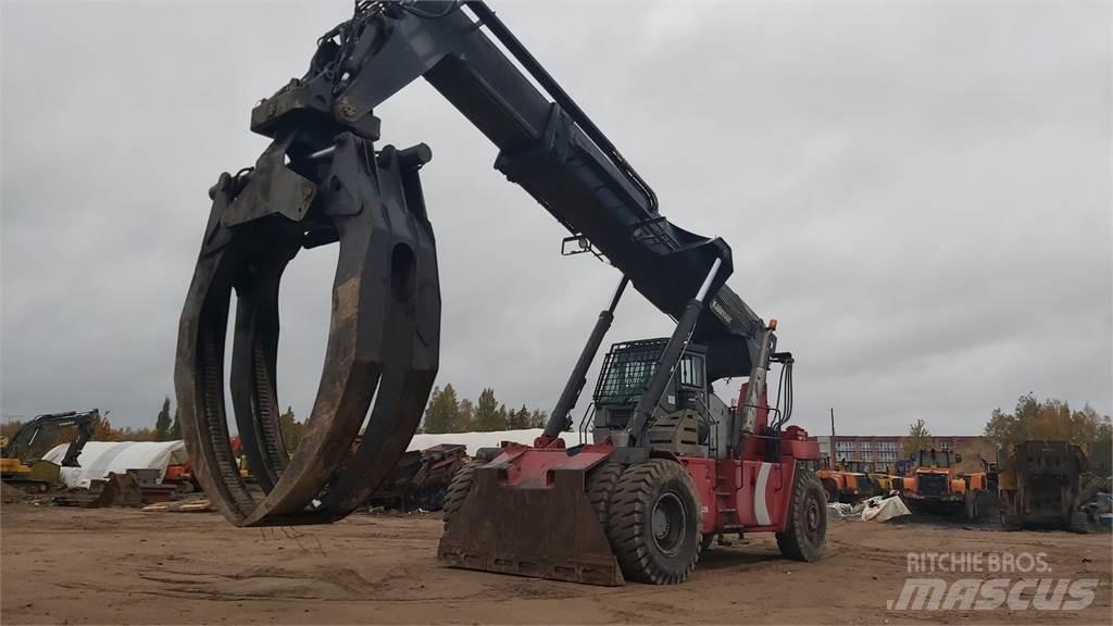 Kalmar RTD 3026 مناولات متداخلة