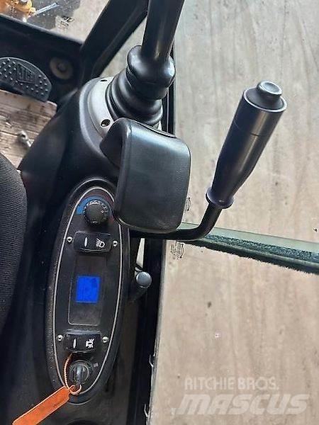JCB 8018 CTS حفارات زحافة