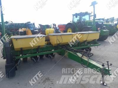 John Deere 1750 مثاقيب مدمجة