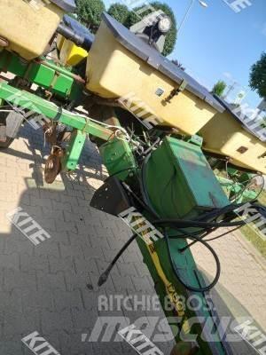 John Deere 1750 مثاقيب مدمجة