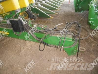 John Deere 1760 مثاقيب مدمجة