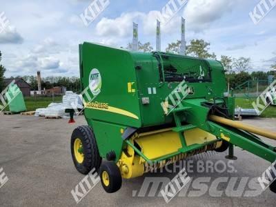 John Deere 568 محزمات مستديرة