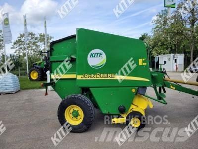 John Deere 568 محزمات مستديرة
